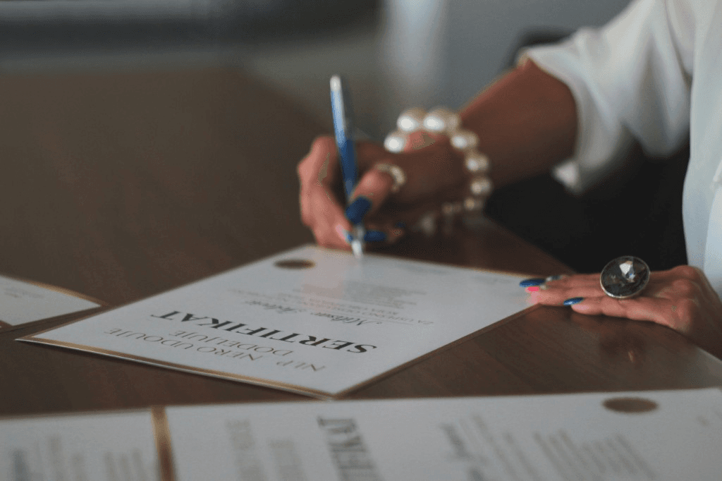 How to Track CSCS Cards and Construction Certifications